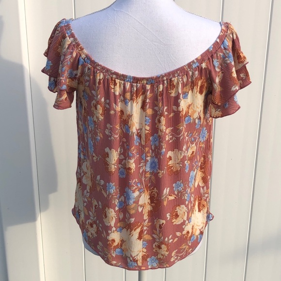 Off Shoulder Flower Shirt - Picture 3 of 4